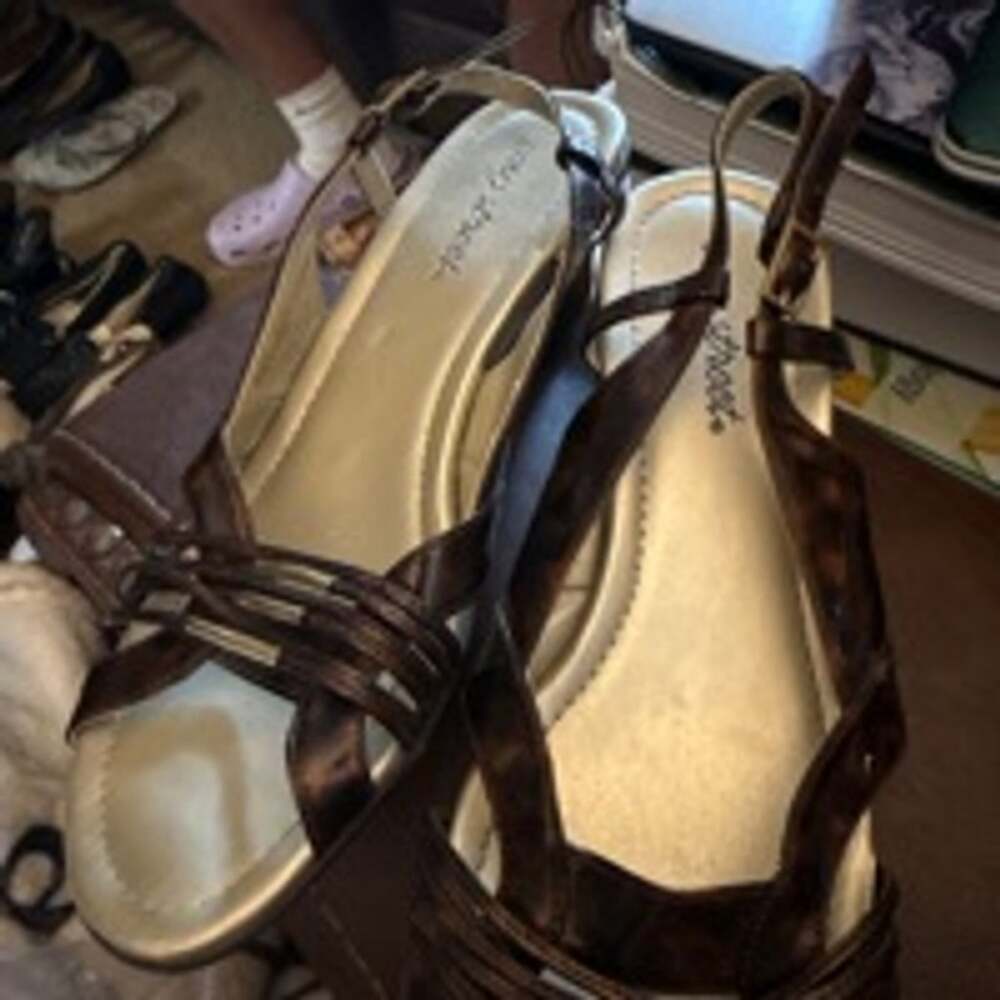 Women's Easy Street Brown Wedge Sandals Size 8.5W item 0007